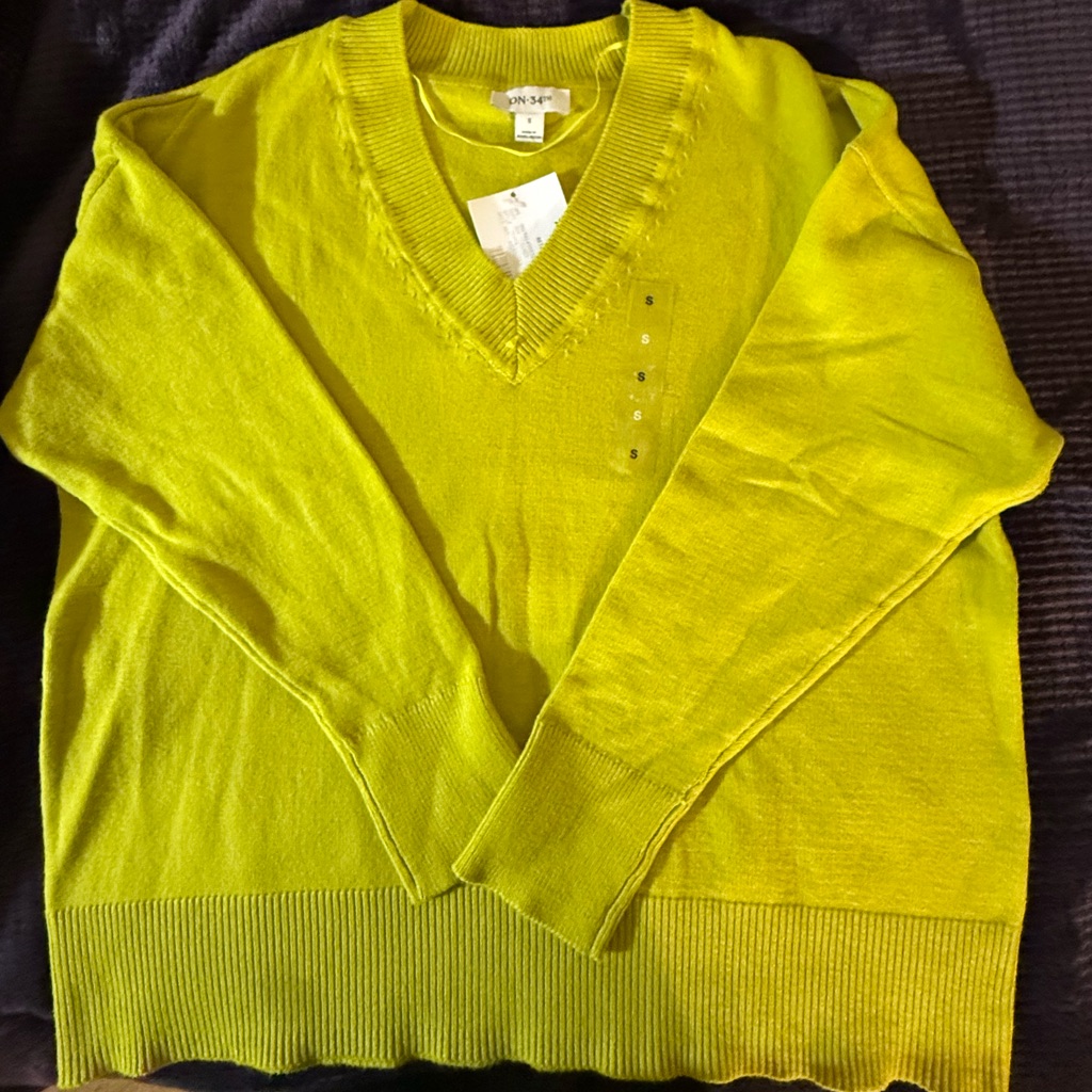 Nwt On 34th Women’s V-Neck Sweater In Apple Green